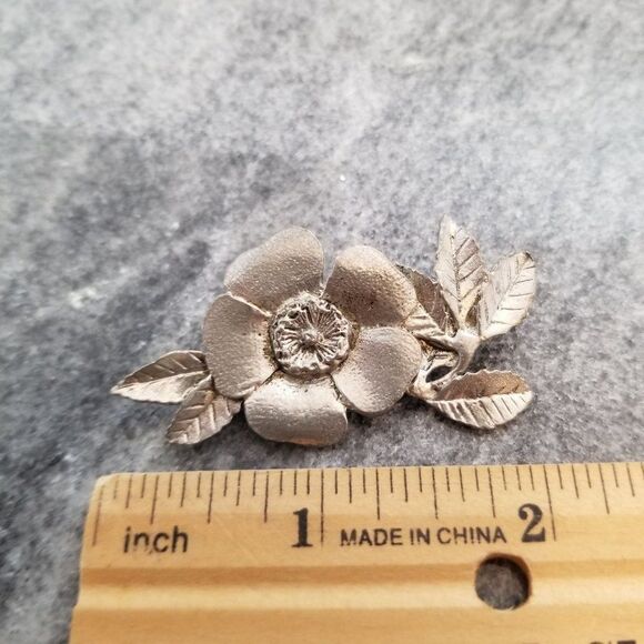 Vintage Silver Tone Flower Brooch, Dogwood, Pansy, Estate - Picture 4 of 5
